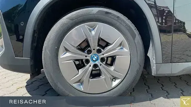 Gebraucht BMW iX1 Sport Line 230 kW (313 PS) 2024 Schwarz SUV