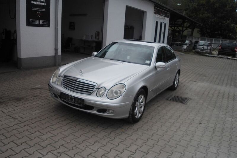Gebraucht Mercedes E320 224 PS (164 kW) 2003 Silber Limousine