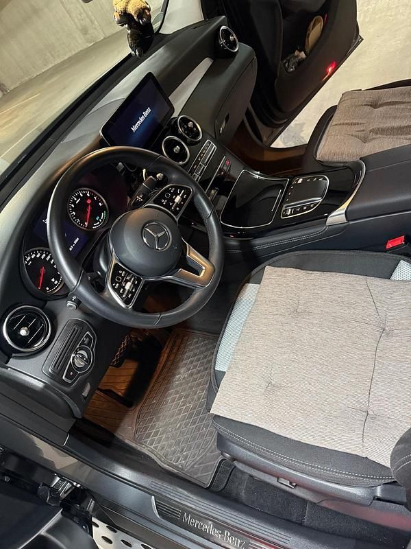 Gebraucht Mercedes GLC200 197 PS (144 kW) 2019 Grau SUV
