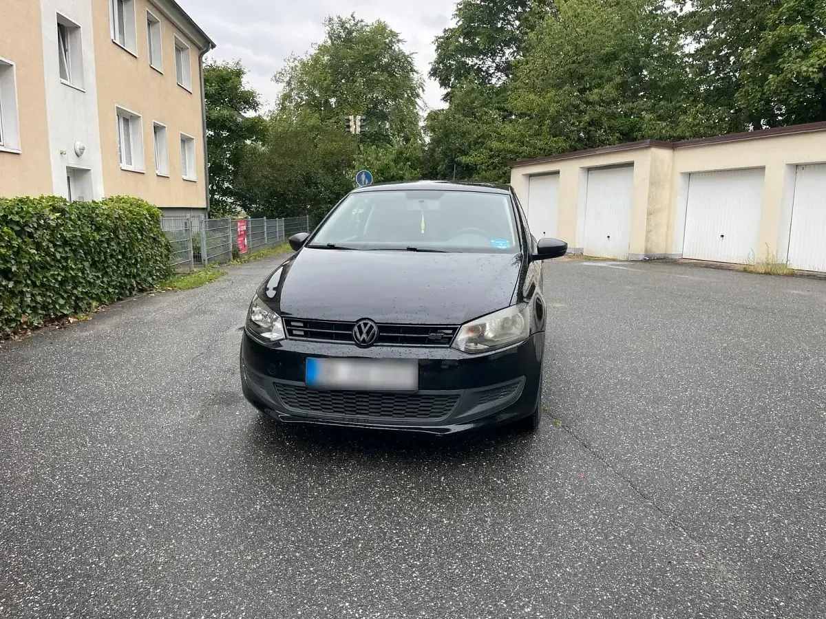 Gebraucht VW Polo 60 PS (44 kW) 2011 Schwarz Kleinwagen