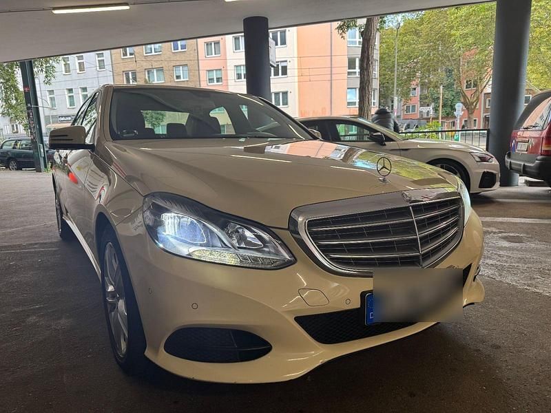 Gebraucht Mercedes E200 Elegance 136 PS (100 kW) 2014 Gelb Limousine