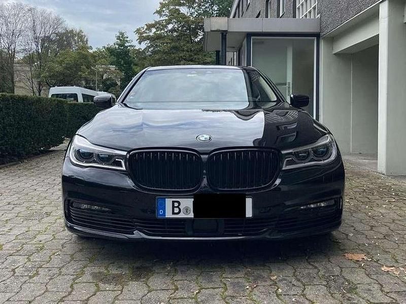Schwarz Gebraucht 2017 BMW 740 Limousine | 38.500 € (Teuer) - Bild 1/4