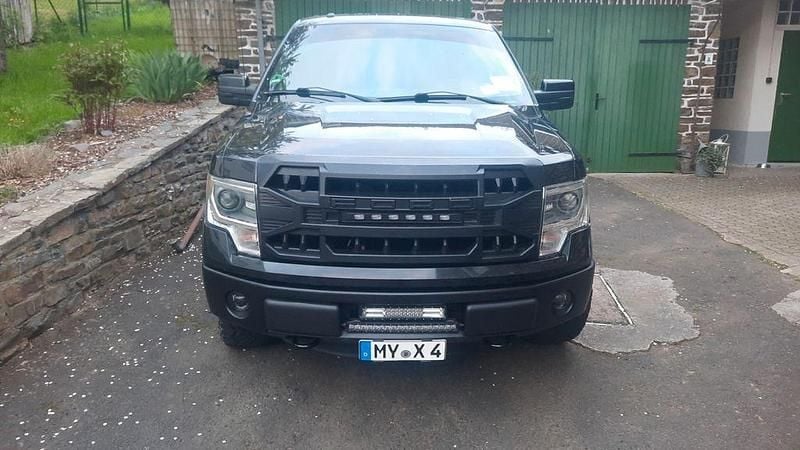 Gebraucht Ford V8 Lariat 367 PS (269 kW) 2014 Schwarz SUV