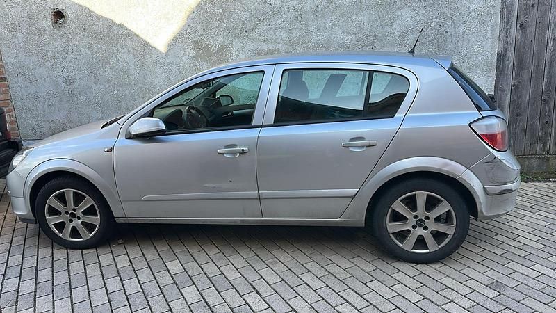 Usata Opel Astra 2004 Argento Utilitaria
