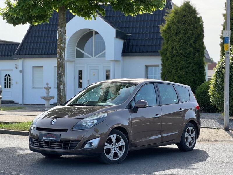 Braun Gebraucht 2009 Renault Scénic III Dynamique Van / Kleinbus | 6.490 € (Fairer Preis) - Bild 1/4