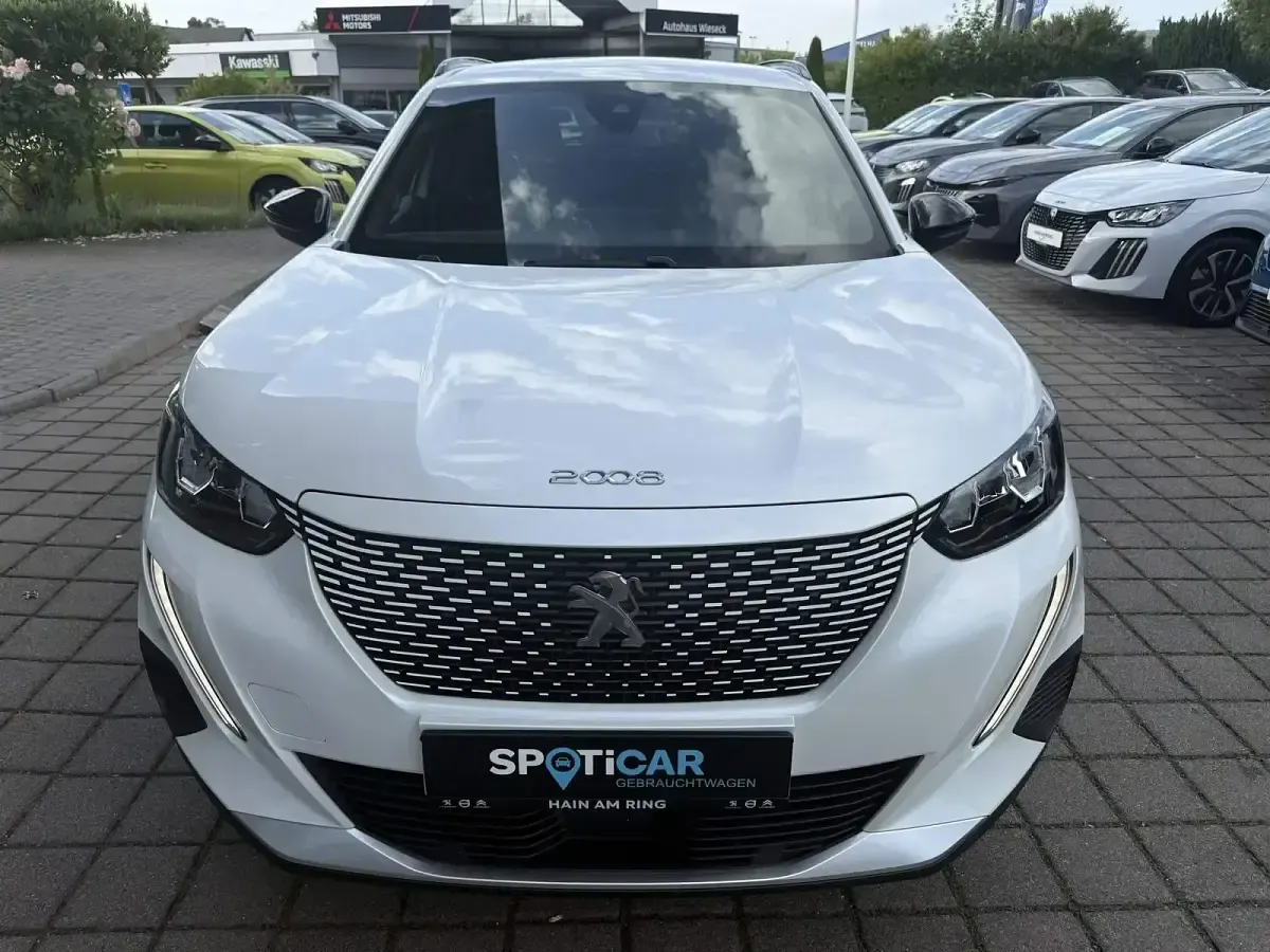 Gebraucht Peugeot 2008 Allure 100 kW (136 PS) 2023 Weiß SUV