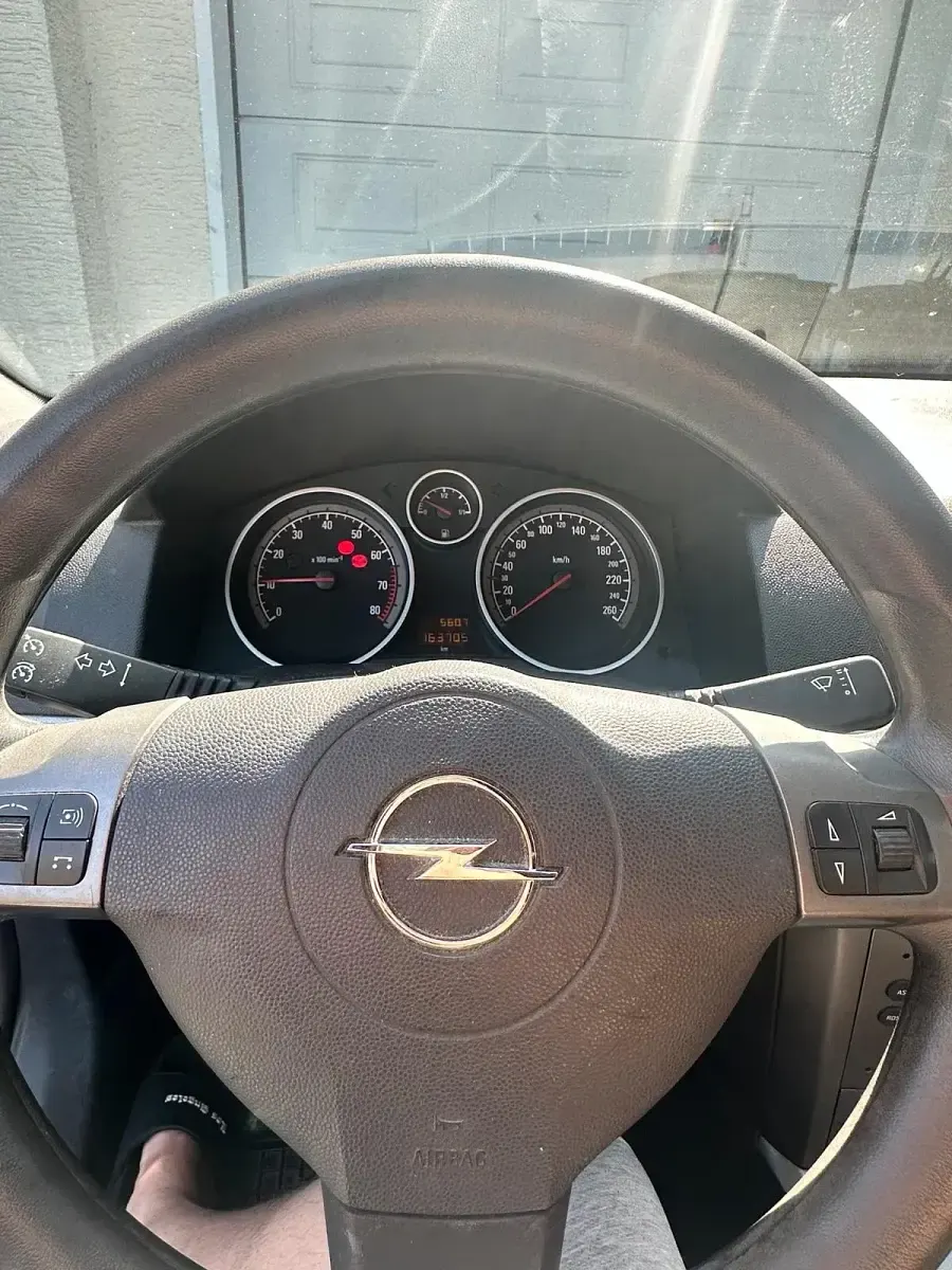 Gebraucht Opel Astra 105 PS (77 kW) 2005 Silber Kleinwagen