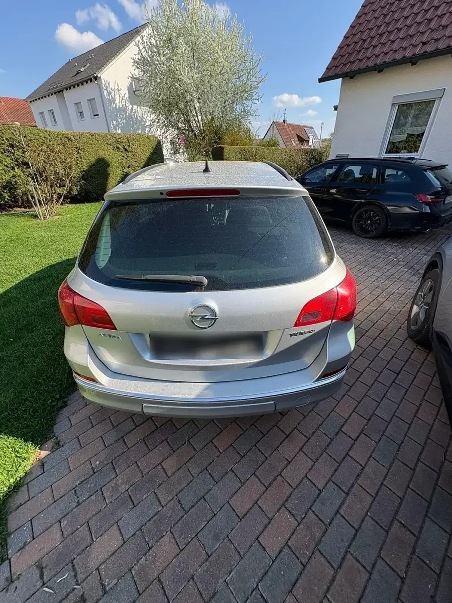 Gebraucht Opel Astra Energy 140 PS (102 kW) 2014 Silber Kombi