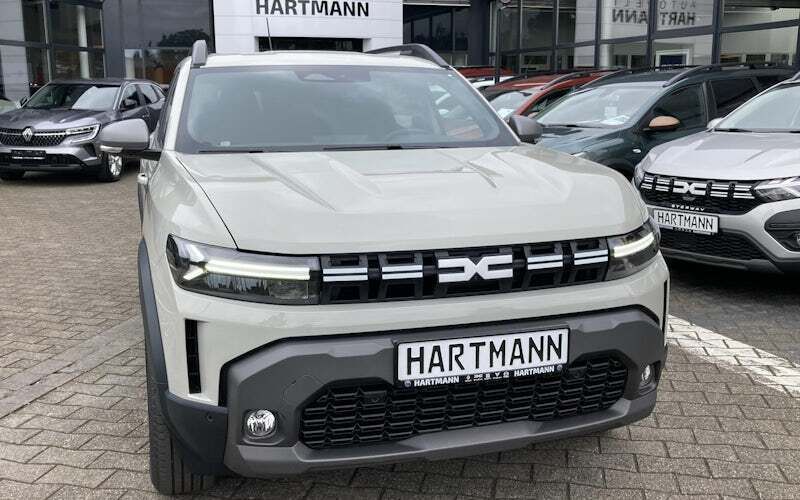 Weiß Neu 2025 Dacia Duster Essentiel SUV | 19.680 € - Bild 1/4