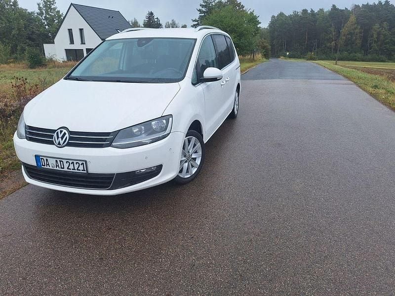 Weiß Gebraucht 2014 VW Sharan Highline Van / Kleinbus | 8.700 € (Guter Preis) - Bild 1/4