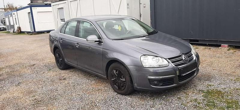 Gebraucht VW Jetta Comfortline 102 PS (75 kW) 2006 Grau Limousine