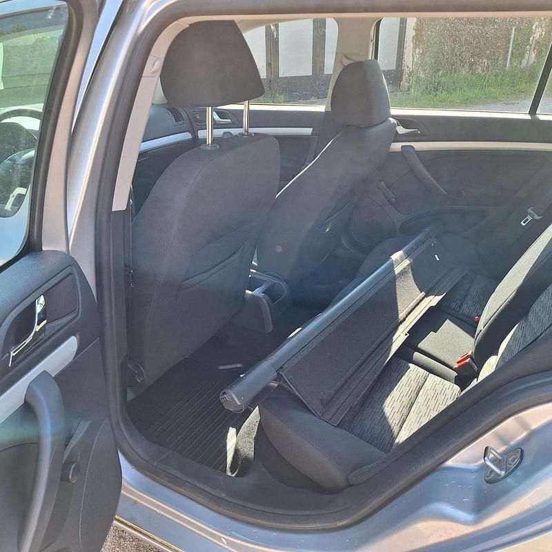 Gebraucht Skoda Octavia 105 PS (77 kW) 2011 Silber Kombi