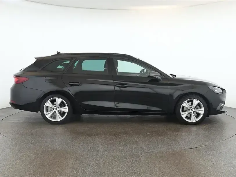 Gebraucht Seat Leon FR 150 PS (110 kW) 2024 Midnight schwarz Limousine