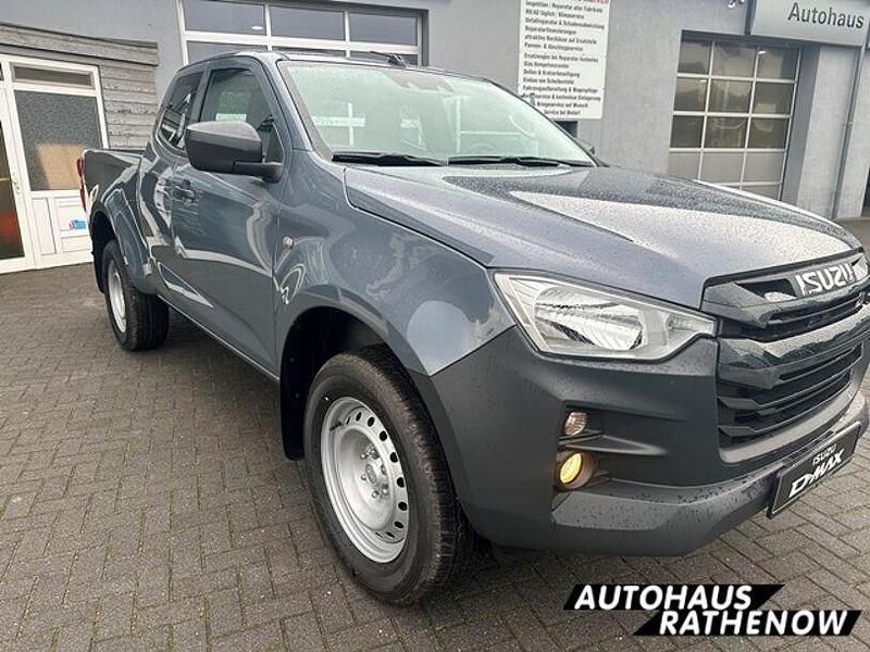 Grau Gebraucht 2023 Isuzu D-Max Abholung | 43.786 € (Teuer) - Bild 1/4