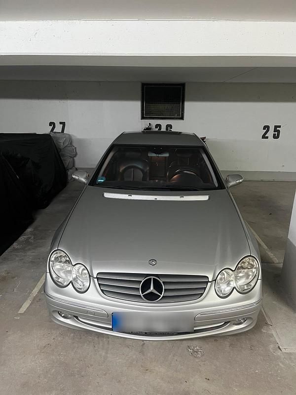 Silber Gebraucht 2004 Mercedes CLK200 Coupé | 6.900 € - Bild 1/4