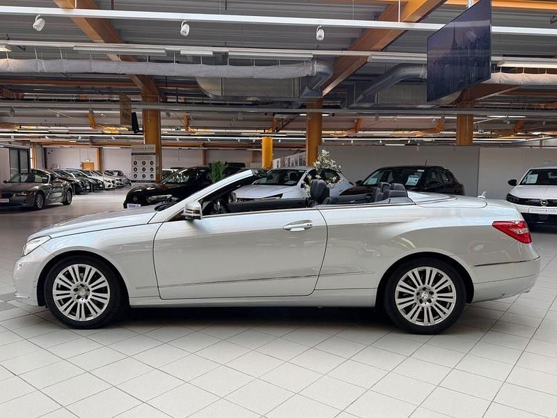 Second-hand Mercedes E250 204 CP (150 kW) 2011 Argintiu Cabrio