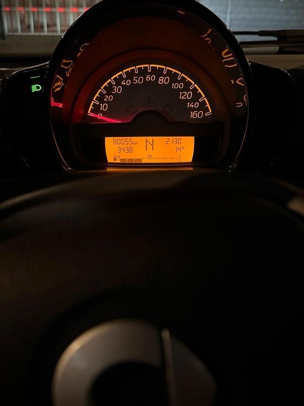 Grau Gebraucht 2010 Smart ForTwo Coupé Kleinwagen | 5.900 € (Etwas zu teuer) - Bild 1/4