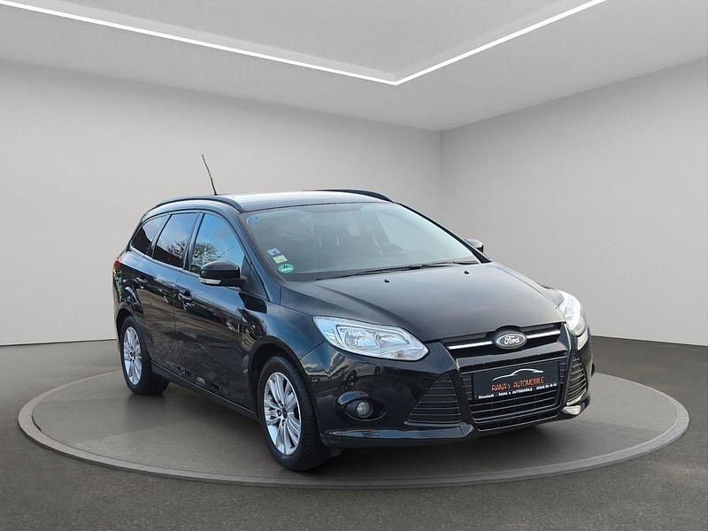 Gebraucht Ford Focus Trend 125 PS (91 kW) 2012 Schwarz Kombi