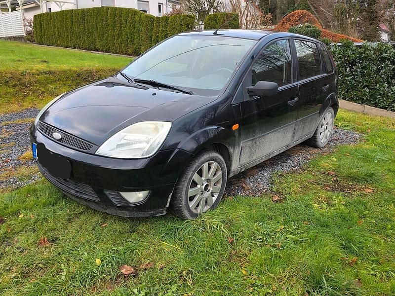 Schwarz Gebraucht 2004 Ford Fiesta Kleinwagen | 700 € (Guter Preis) - Bild 1/4