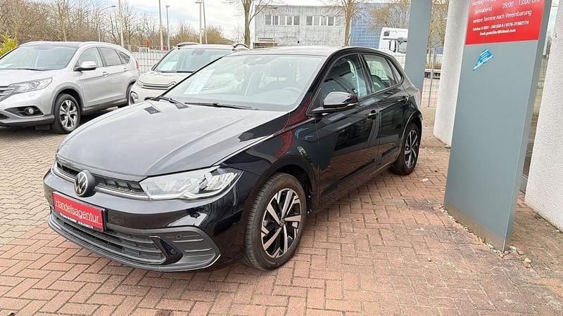 Gebraucht VW Polo Life 95 PS (69 kW) 2024 Schwarz Kleinwagen