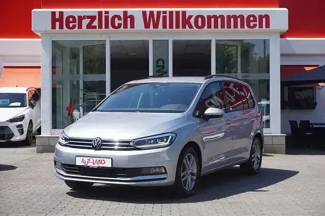 Gebraucht VW Touran 150 PS (110 kW) 2025 Oystersilbermet. Van / Kleinbus