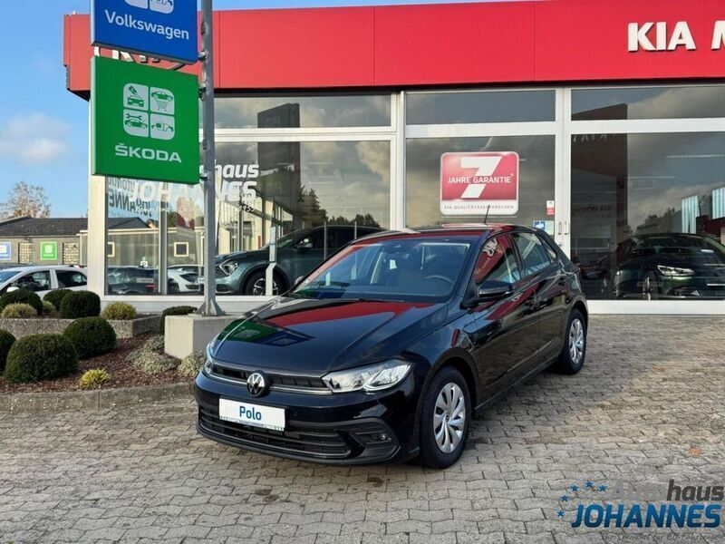 Schwarz Neu 2024 VW Polo Life Limousine | 21.990 € (Guter Preis) - Bild 1/4