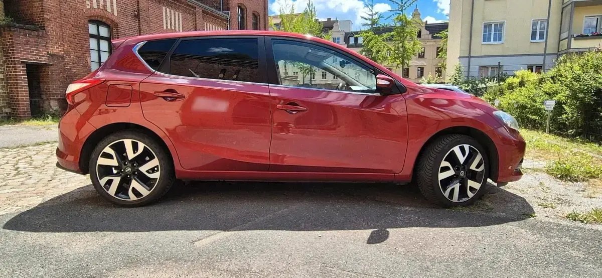Gebraucht Nissan Pulsar 116 PS (85 kW) 2016 Rot Kleinwagen