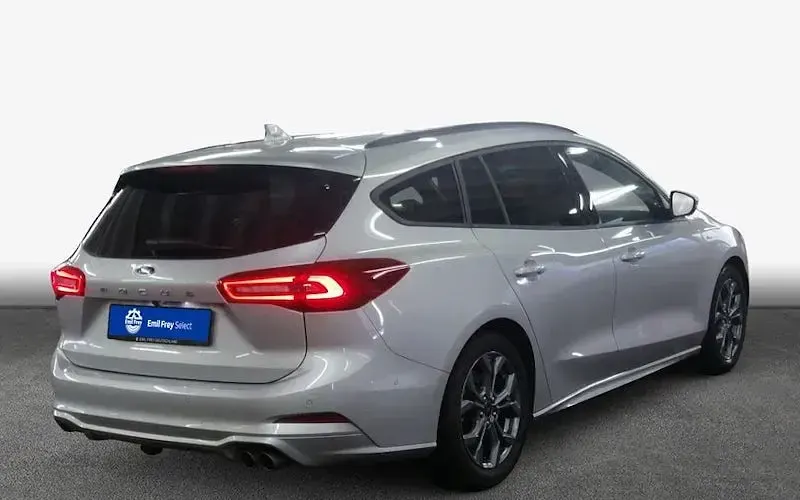 Gebraucht Ford Focus ST-Line X 155 PS (114 kW) 2025 Moondust silver (metallic) Kombi