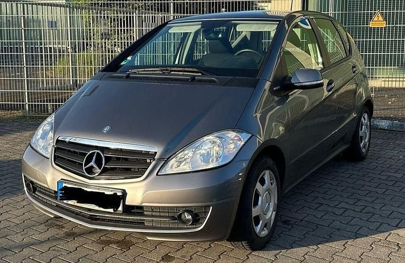 Grau Gebraucht 2010 Mercedes A160 Van / Kleinbus | 4.499 € (Guter Preis) - Bild 1/4