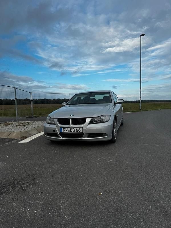 Silber Gebraucht 2006 BMW 316 Limousine | 4.200 € - Bild 1/4