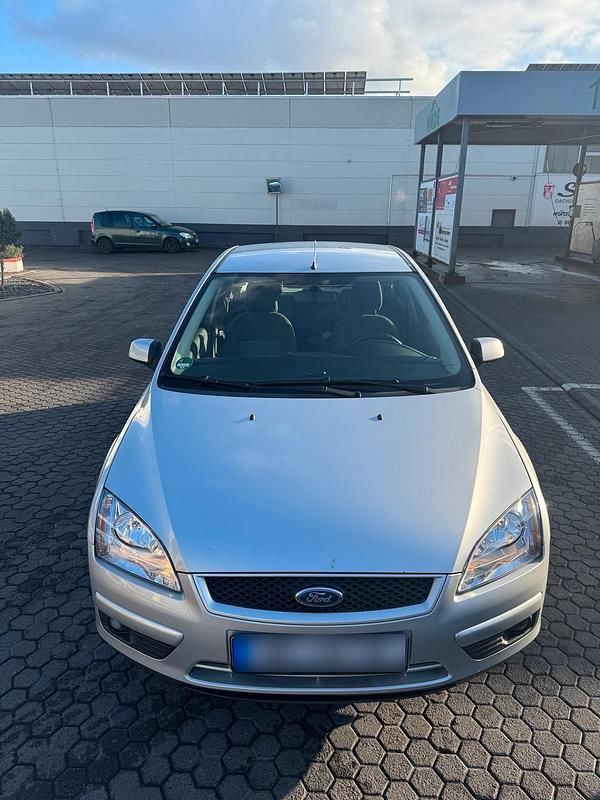 Usata Ford Focus 101 CV (74 kW) 2007 Argento Berlina