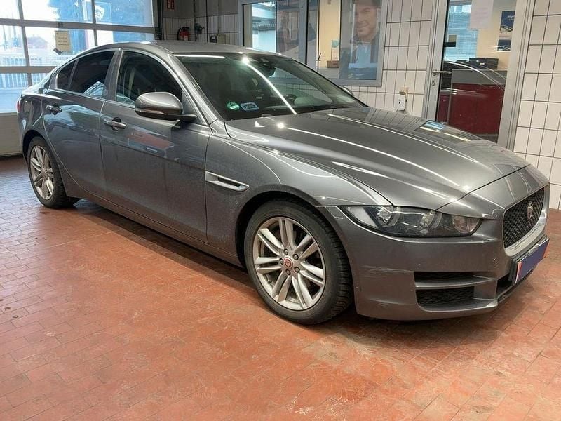 Gebraucht Jaguar XE Prestige 179 PS (131 kW) 2015 Grau Limousine