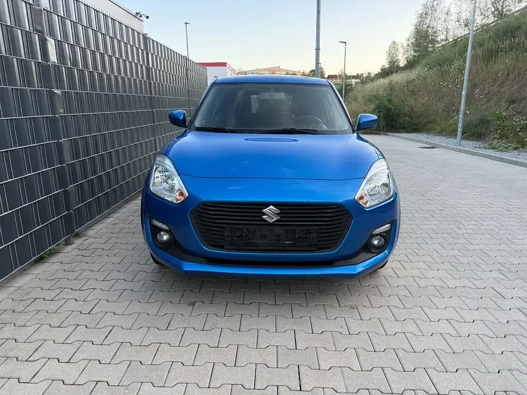 Gebraucht Suzuki Swift Comfort 90 PS (66 kW) 2019 Blau Kleinwagen