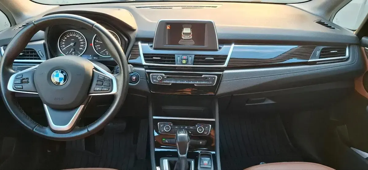 Gebraucht BMW 218 Luxury Line 136 PS (100 kW) 2015 Silber Kombi
