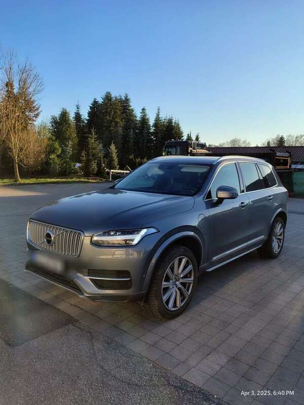 Grau Gebraucht 2017 Volvo XC90 Inscription SUV | 21.499 € (Guter Preis) - Bild 1/4