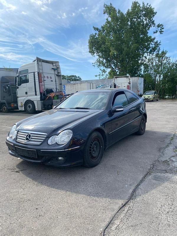 Gebraucht Mercedes C220 150 PS (110 kW) 2006 Schwarz Kleinwagen