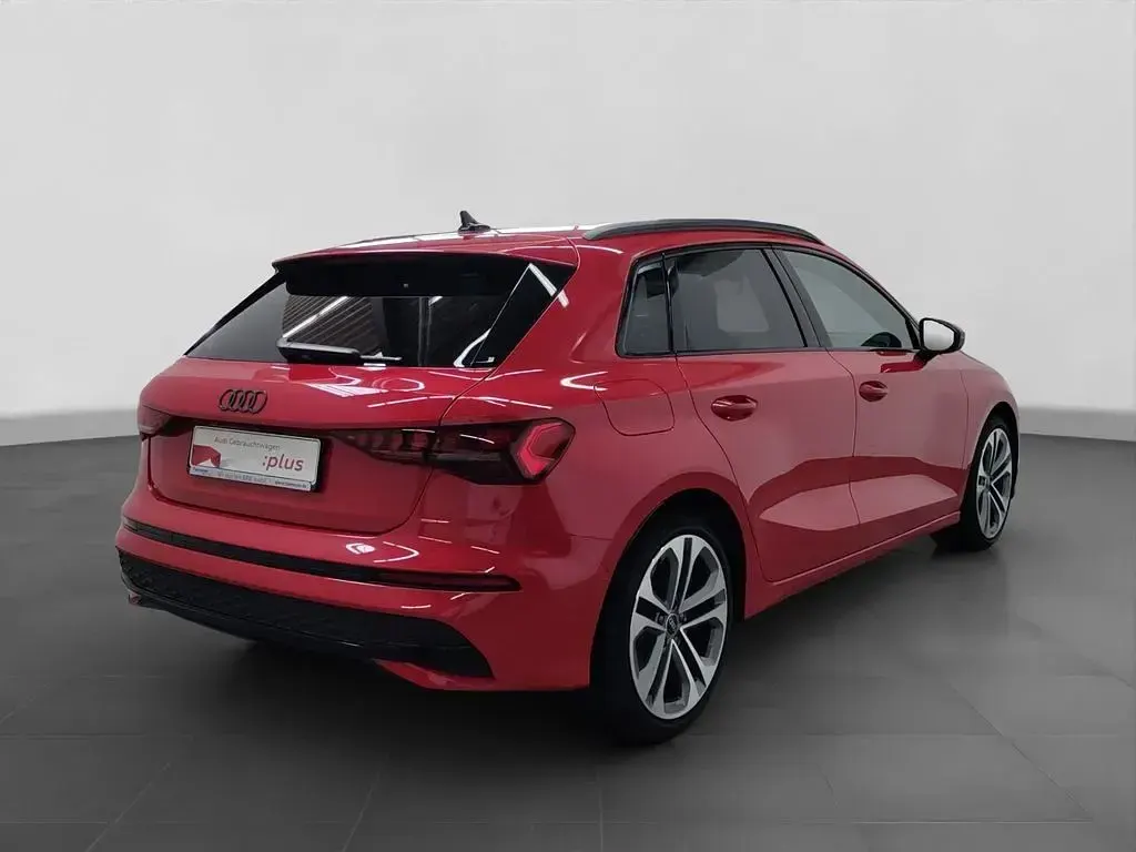 Gebraucht Audi A3 S-Line 150 PS (110 kW) 2025 Rot Limousine