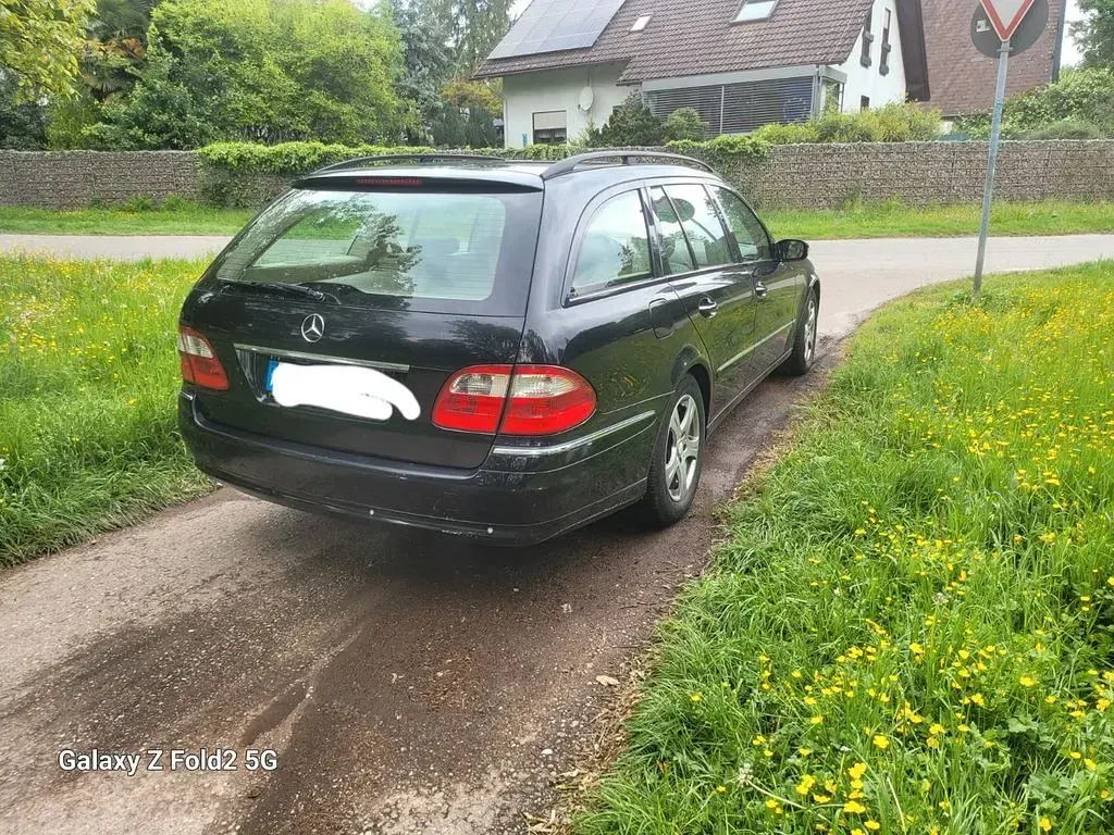 Używany Mercedes E280 Elegance 190 KM (139 kW) 2006 Czarny Sedan/Limuzyna