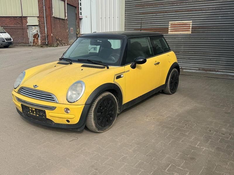 Second-hand Mini Cooper 116 CP (85 kW) 2002 Galben Hatchback