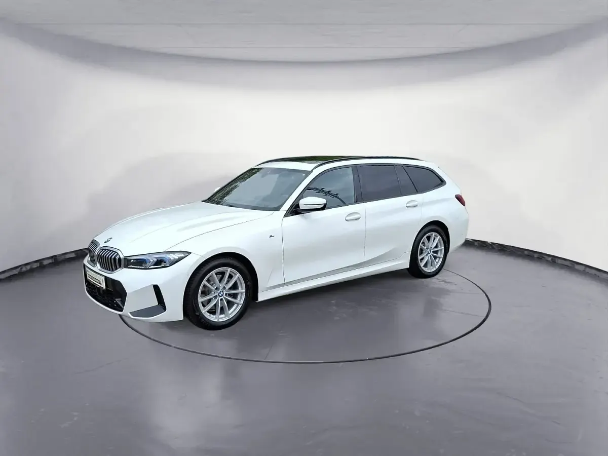 Gebraucht BMW 320 M Sport 190 PS (139 kW) 2024 Weiß Kombi
