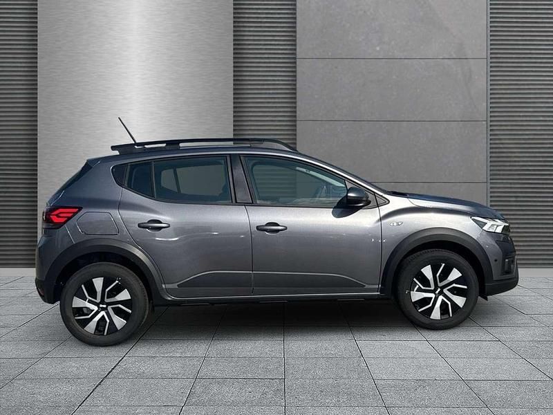 Neu Dacia Sandero Expression 91 PS (66 kW) 2025 Dolomitgrau Kleinwagen