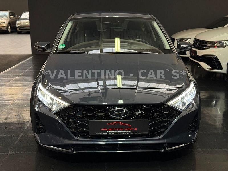 Gebraucht Hyundai i20 Trend 101 PS (74 kW) 2020 Grau Kleinwagen