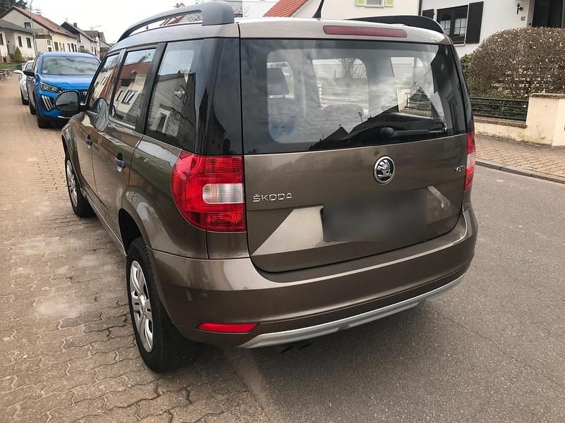 Gebraucht Skoda Yeti 122 PS (89 kW) 2014 Grau SUV