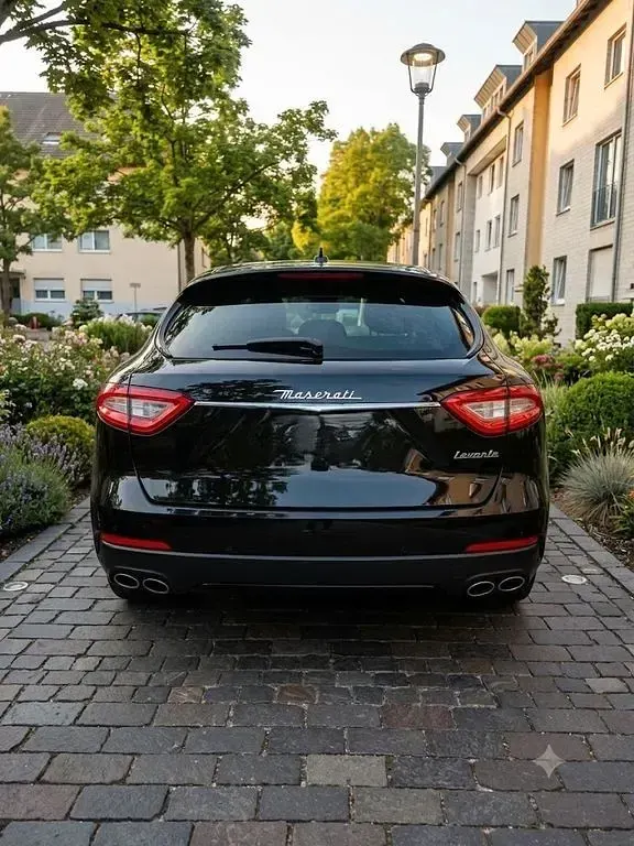 Gebraucht Maserati Levante 275 PS (202 kW) 2016 Schwarz SUV