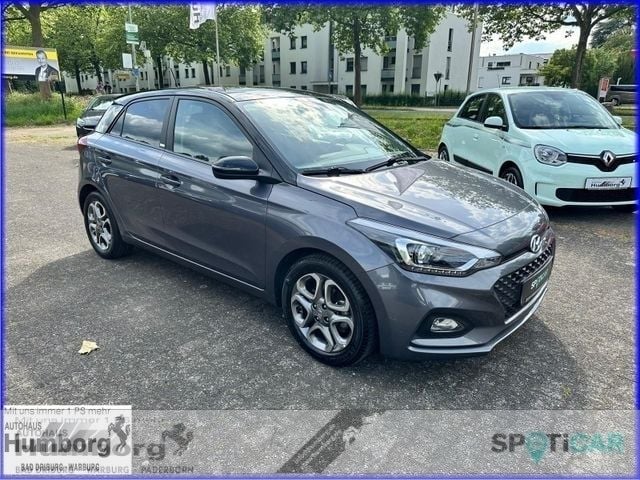 Grau Gebraucht 2020 Hyundai i20 Advantage Limousine | 15.890 € (Etwas zu teuer) - Bild 1/4