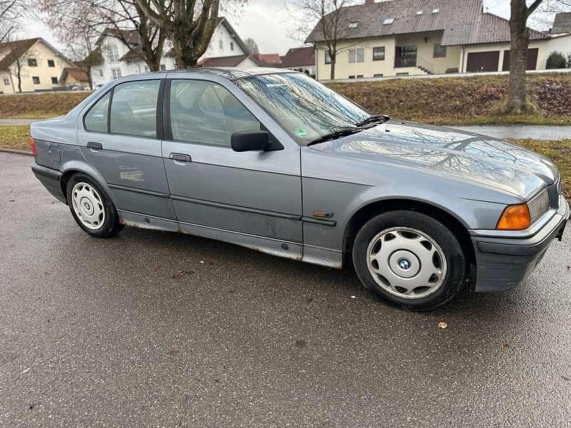 Gebraucht BMW 316 102 PS (75 kW) 1995 Grau Limousine