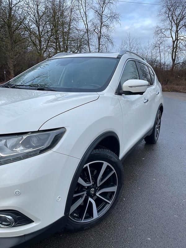 Weiß Gebraucht 2015 Nissan X-Trail SUV | 14.500 € (Teuer) - Bild 1/4