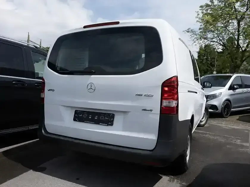 Gebraucht Mercedes Vito 163 PS (119 kW) 2022 Arktikweiss Van