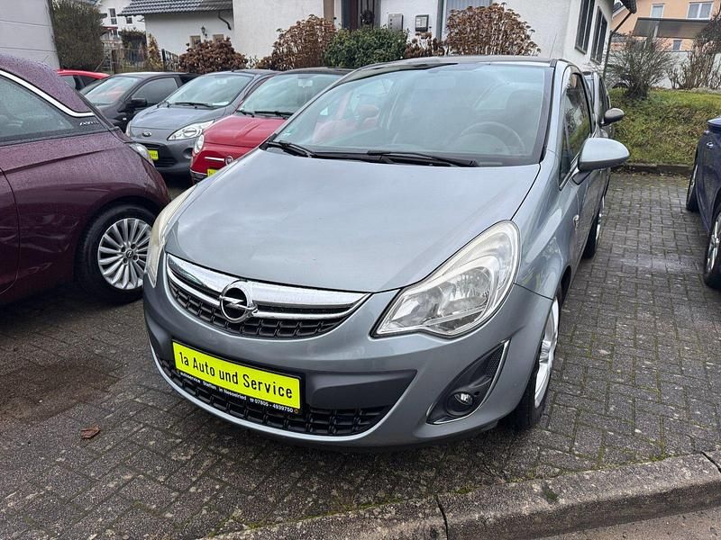 Gebraucht Opel Corsa 87 PS (63 kW) 2012 Silbersee/perl silber (m2) Kleinwagen