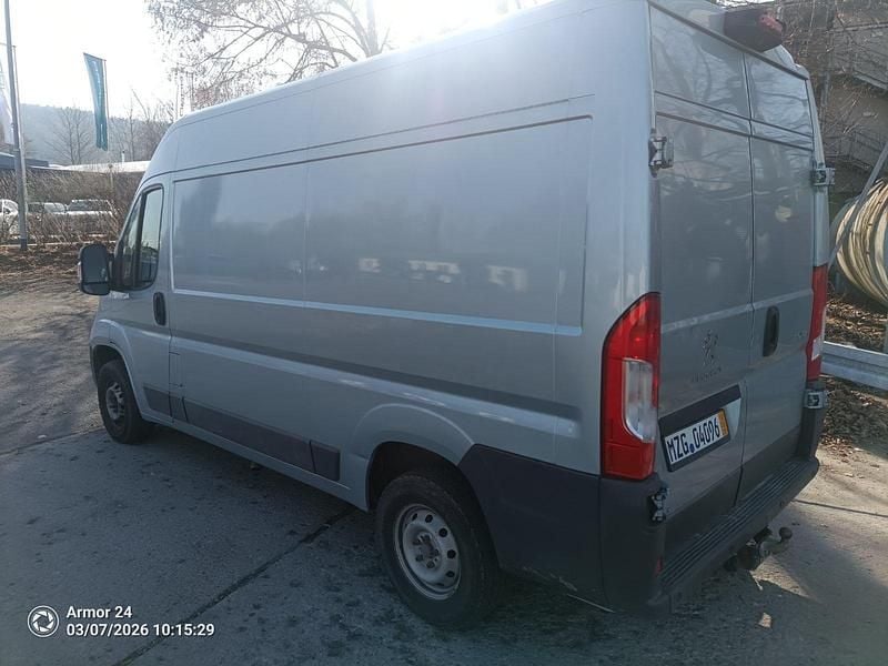 Gebraucht Peugeot Boxer 131 PS (96 kW) 2015 Andere farben Van